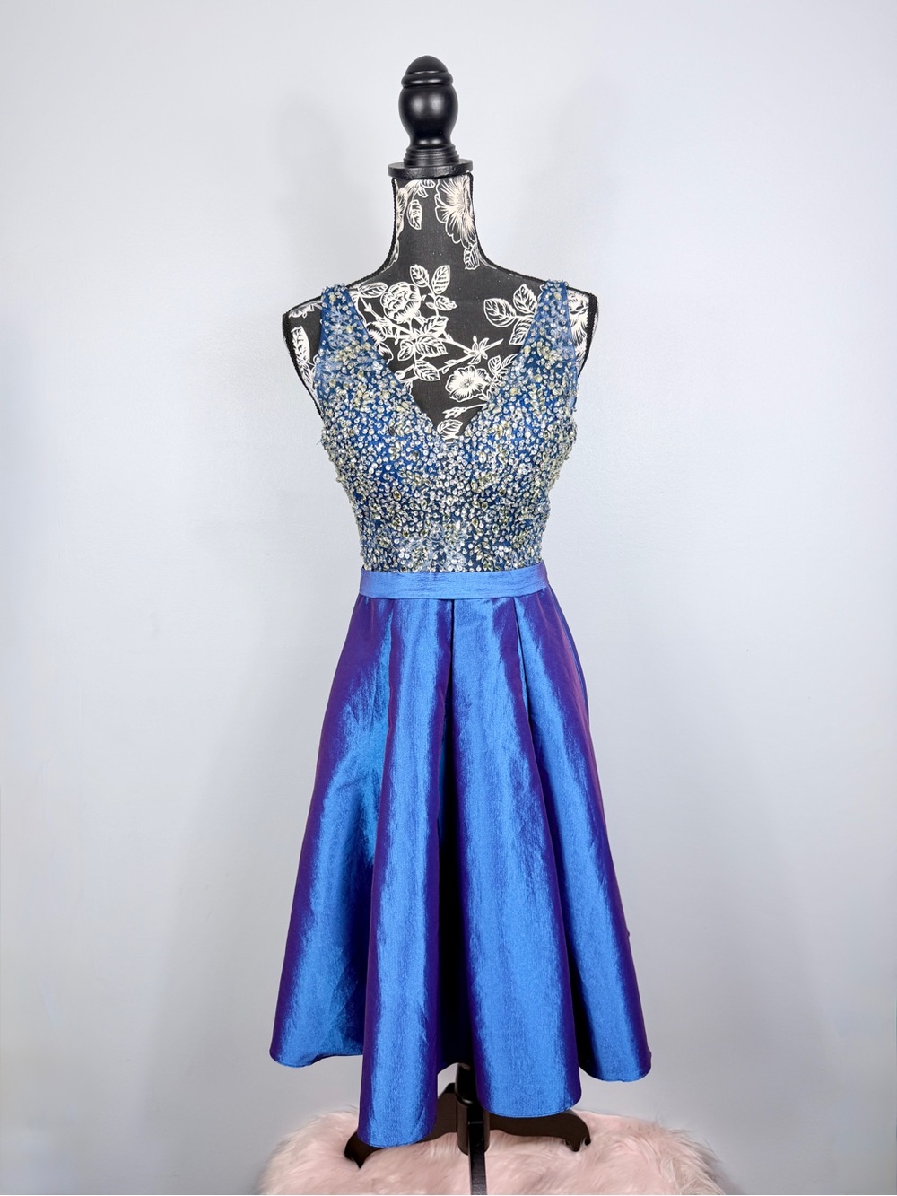 NWT White by Soieblu blue beaded rhinestone fit and flare dress size medium